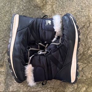 Sorel Faux Fur Lined Kids Boots size 3